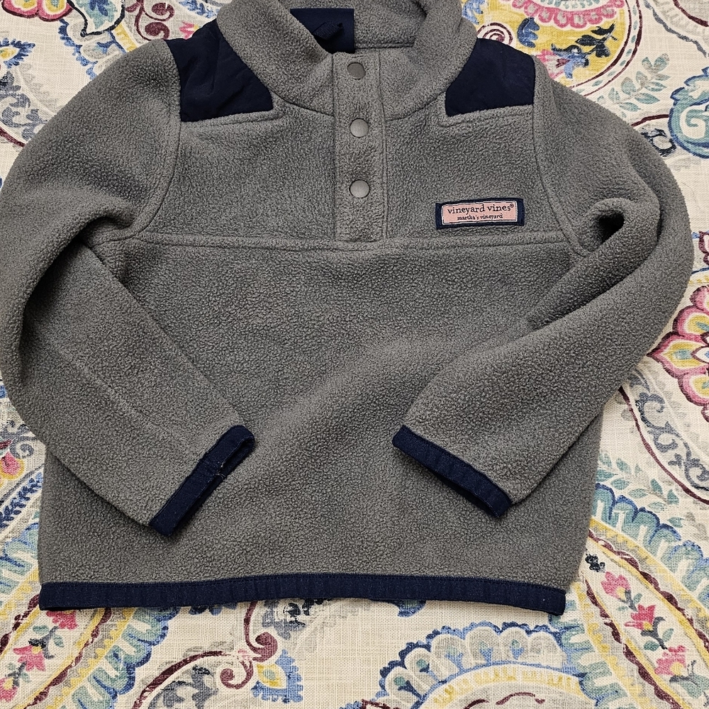 Vineyard vines sweater